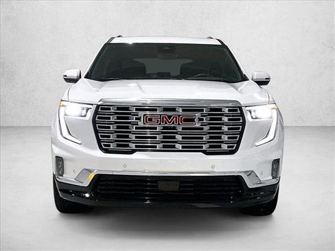 Used 2025 GMC Acadia Denali w/ Super Cruise Package FWD image 3