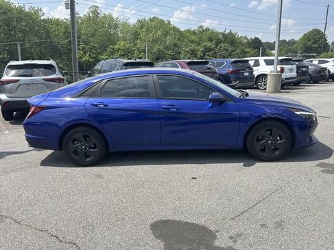 Used 2021 Hyundai Elantra SEL w/ Convenience Package FWD image 8