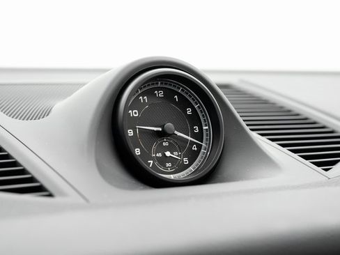 New 2025 Porsche Macan image 17