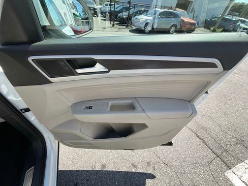 Used 2022 Volkswagen Atlas SE image 30