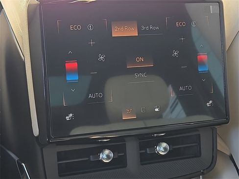 New 2026 Cadillac Vistiq Luxury image 16