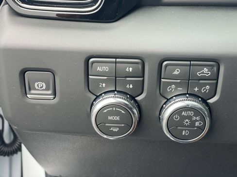 New 2026 GMC Sierra 2500 AT4X AWD/4WD image 19