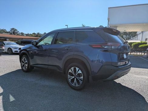 Used 2023 Nissan Rogue SV w/ SV Premium B Package FWD image 6