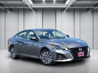 Used 2025 Nissan Altima 2.5 SV FWD video 1