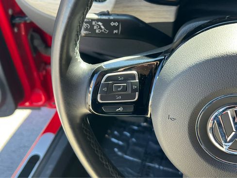 Used 2018 Volkswagen Beetle 2.0T Coast image 25