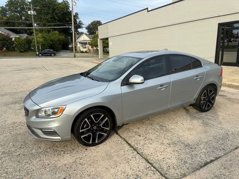Used 2018 Volvo S60 T5 Dynamic w/ Vision Package FWD image 4