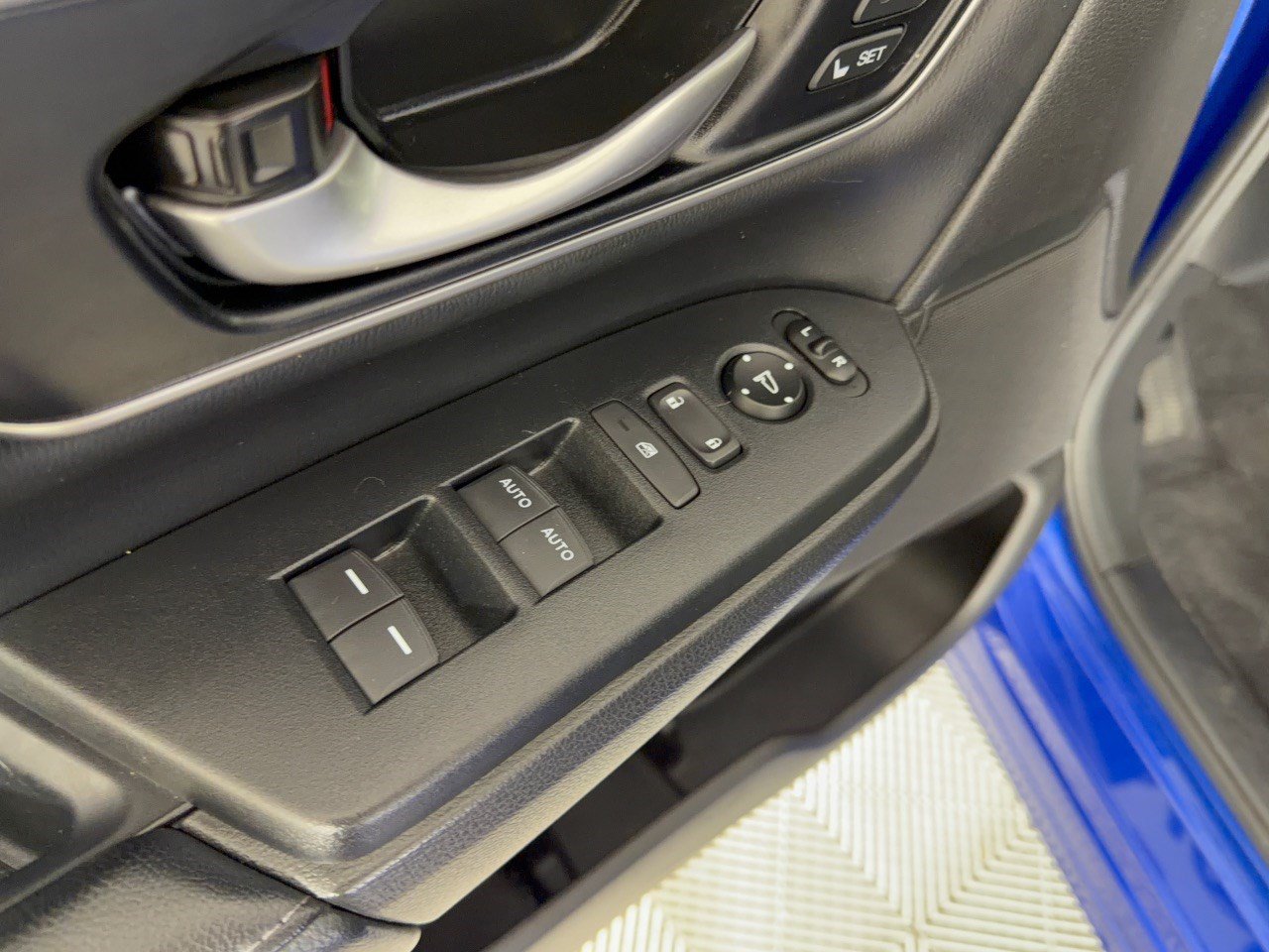 Used 2022 Honda CR-V Touring image 15