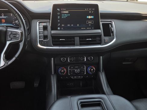 Used 2022 Chevrolet Suburban LT w/ Luxury Package RWD image 10
