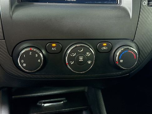 Used 2016 Kia Forte SX image 17