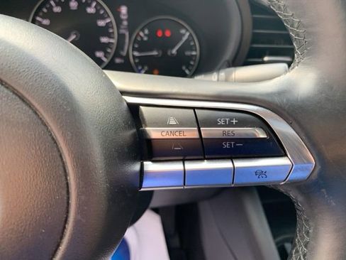 Used 2022 MAZDA MAZDA3 s image 22