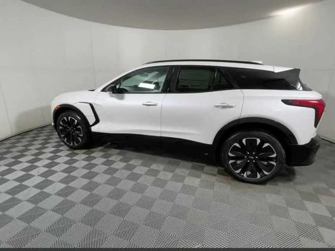 New 2025 Chevrolet Blazer EV RS RWD image 13