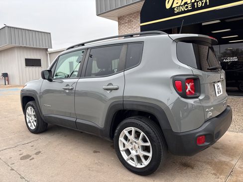 Used 2022 Jeep Renegade Latitude w/ Convenience Group image 10