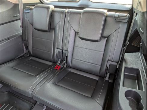 Used 2022 Volkswagen Atlas SEL R-Line image 13