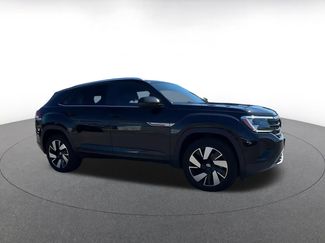 Used 2025 Volkswagen Atlas Cross Sport SE AWD/4WD video 2