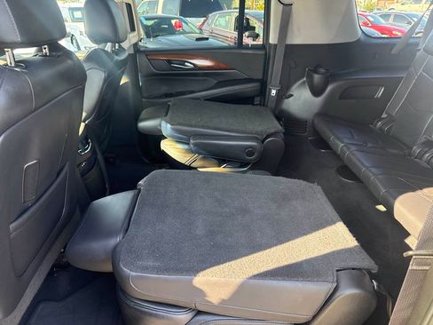 Used 2015 Cadillac Escalade ESV Luxury RWD image 16
