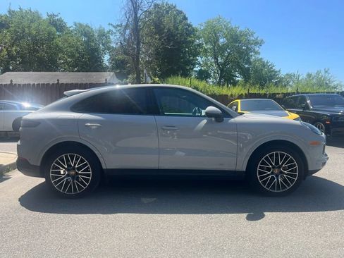 Used 2022 Porsche Cayenne Platinum Edition AWD/4WD image 7