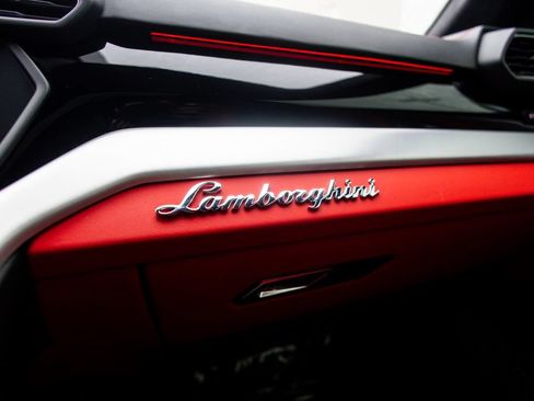 Used 2019 Lamborghini Urus AWD/4WD image 37