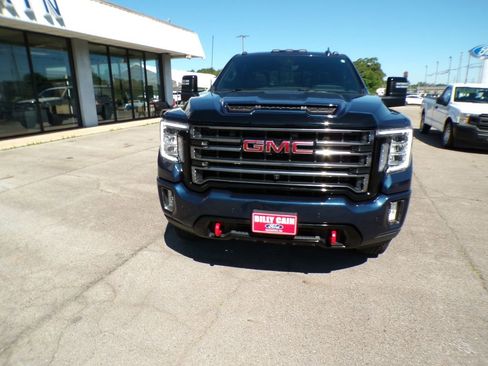 Used 2022 GMC Sierra 2500 AT4 w/ AT4 Premium Plus Package AWD/4WD image 2
