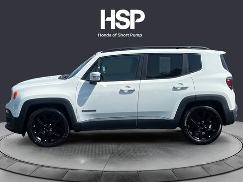 Used 2017 Jeep Renegade Altitude FWD image 2