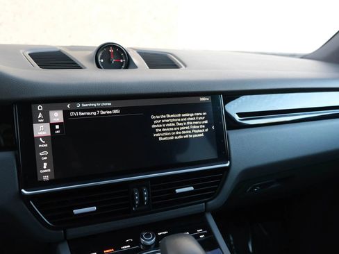 Used 2019 Porsche Cayenne image 39