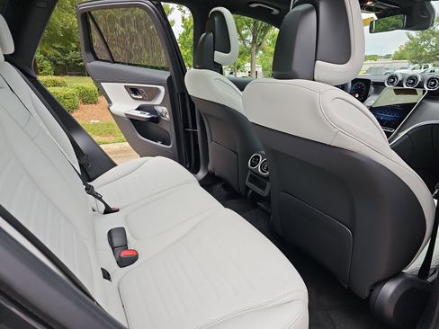 New 2026 Mercedes-Benz GLC 300 image 11