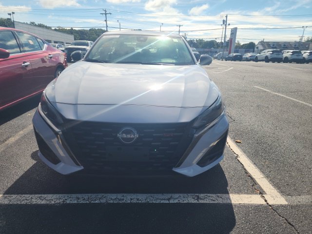 Certified 2023 Nissan Altima 2.0 SR FWD image 2