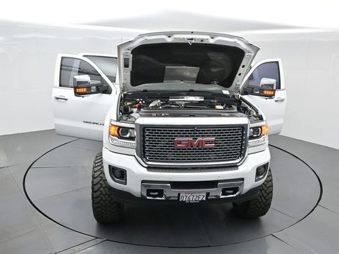 Used 2017 GMC Sierra 2500 Denali w/ Duramax Plus Package image 32