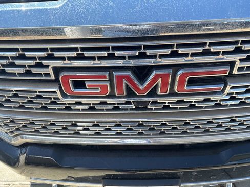 Used 2023 GMC Sierra 3500 Denali w/ Denali Ultimate Package AWD/4WD image 19