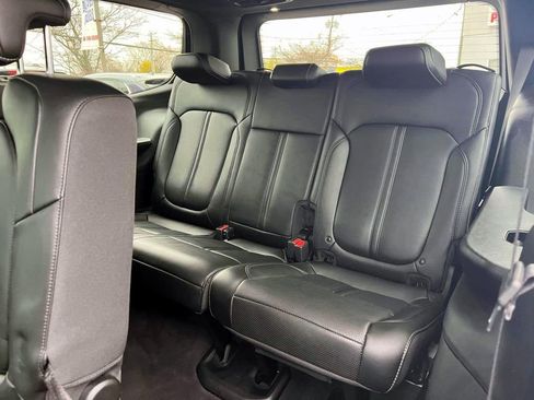 Used 2023 Jeep Wagoneer Series III w/ Convenience Group I image 15