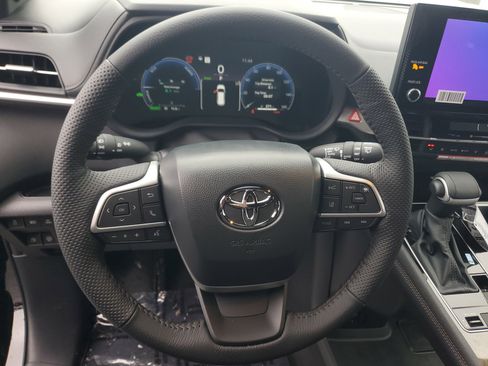 New 2026 Toyota Sienna Platinum image 20