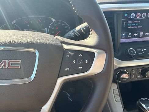 Used 2017 GMC Acadia SLT AWD/4WD image 18