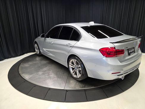 Used 2018 BMW 340i xDrive Sedan AWD/4WD image 11