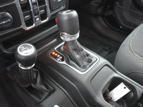 Used 2025 Jeep Wrangler Sport image 25