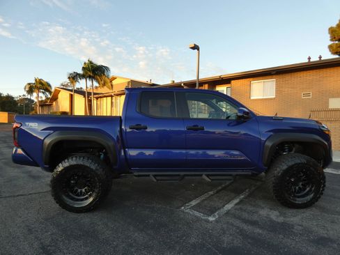 Used 2025 Toyota Tacoma TRD Off-Road w/ TRD Off Road Upgrade Package image 7