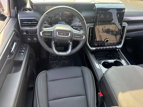 New 2026 GMC Yukon Elevation w/ Elevation Premium Package AWD/4WD image 12