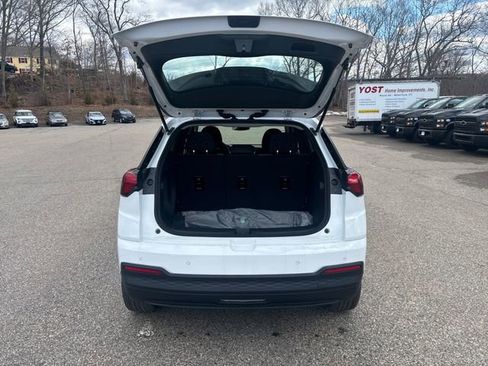 New 2027 Chevrolet Bolt LT w/ Comfort Package FWD image 12