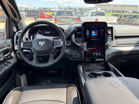New 2026 RAM 2500 Laramie AWD/4WD image 21