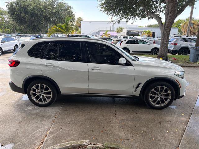 Used 2021 BMW X5 xDrive40i w/ Convenience Package AWD/4WD image 6