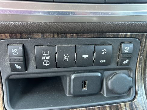 Used 2016 GMC Acadia Denali AWD/4WD image 29