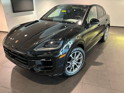 Used 2026 Porsche Cayenne image 1