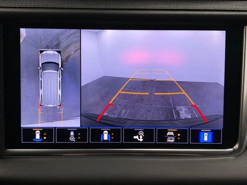 Used 2021 GMC Yukon XL Denali image 25