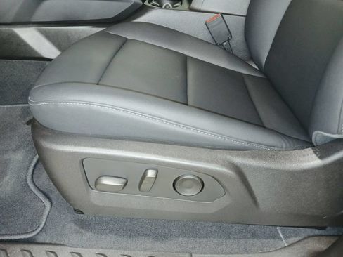 Used 2024 Chevrolet Colorado LT w/ LT Convenience Package III AWD/4WD image 16