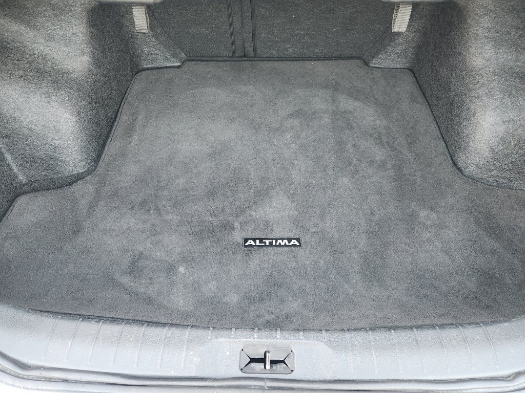 Used 2025 Nissan Altima 2.5 SV FWD image 33