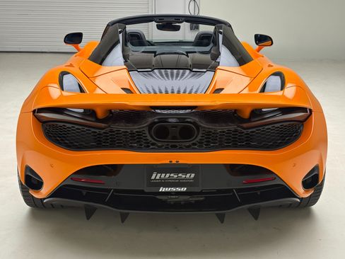 Used 2025 McLaren 750S Spider RWD image 9