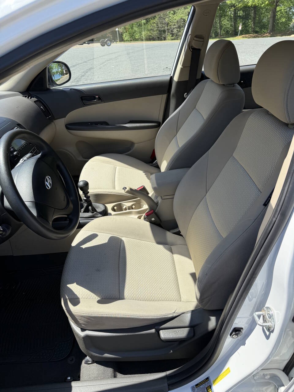 Used 2010 Hyundai Elantra GLS FWD image 6