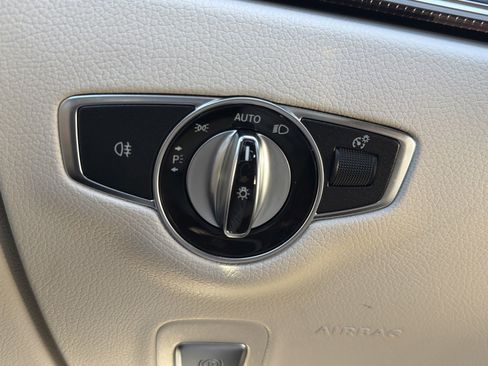 Used 2019 Mercedes-Benz E 300 4MATIC image 25