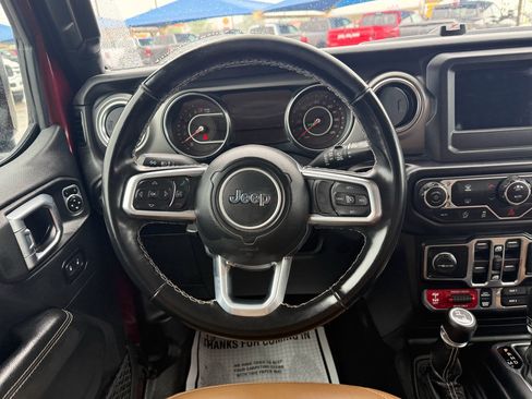 Used 2021 Jeep Wrangler Unlimited Rubicon AWD/4WD image 17
