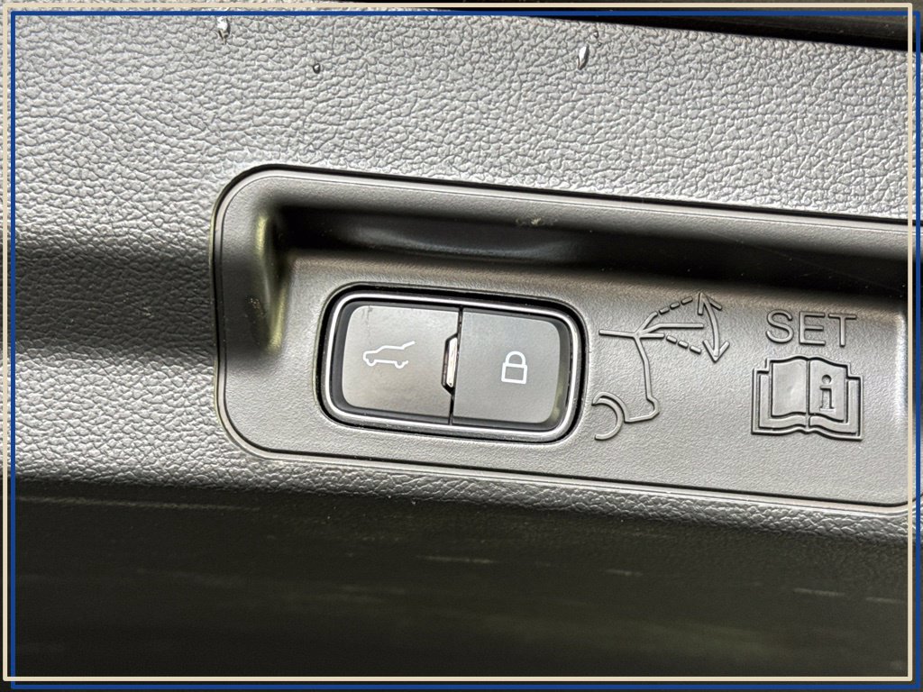 Used 2023 Ford Explorer XLT w/ Equipment Group 202A AWD/4WD image 38