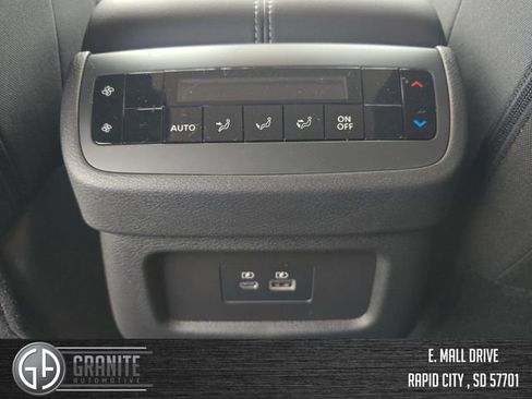 New 2025 Nissan Pathfinder SV w/ Black Appearance Package image 20