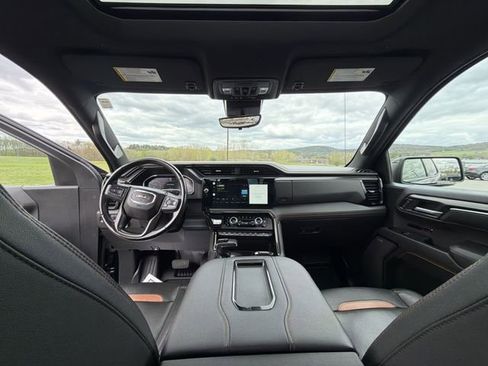 Used 2022 GMC Sierra 1500 AT4 w/ AT4 Premium Package AWD/4WD image 21